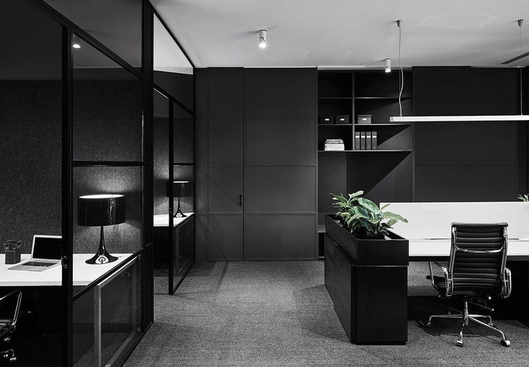 ДБЖ Powercom SPD-1000N — головний помічник в офісі!